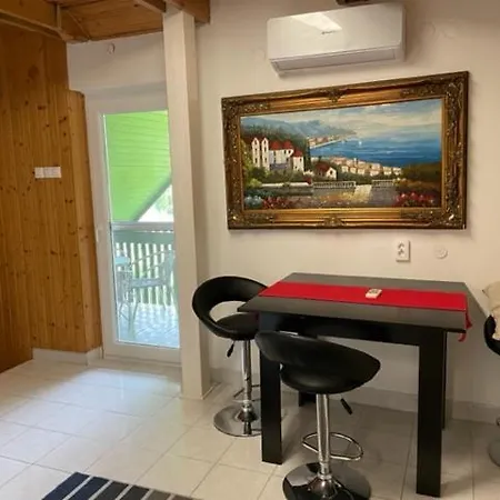Laguna House *